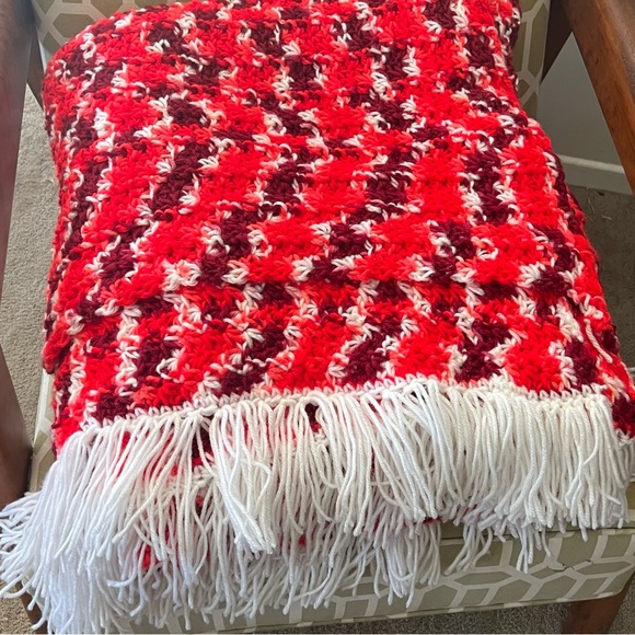 VINTAGE Hand knit large afghan blanket|80x82 - Picture 6 of 9
